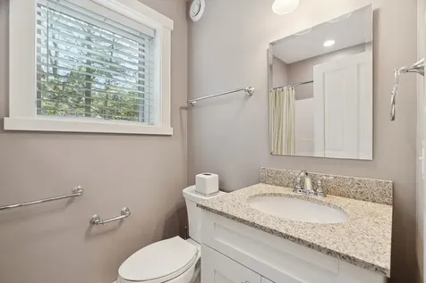 207 Hartness Way Hartford VT 05059
