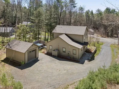 207 Hartness Way Hartford VT 05059