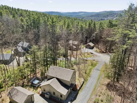 207 Hartness Way Hartford VT 05059