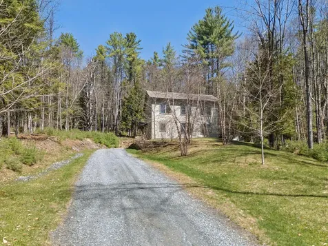 207 Hartness Way Hartford VT 05059