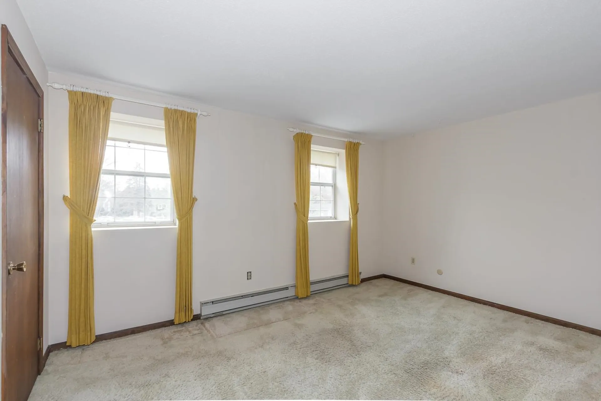 24 Fieldstone Drive Londonderry NH 03053