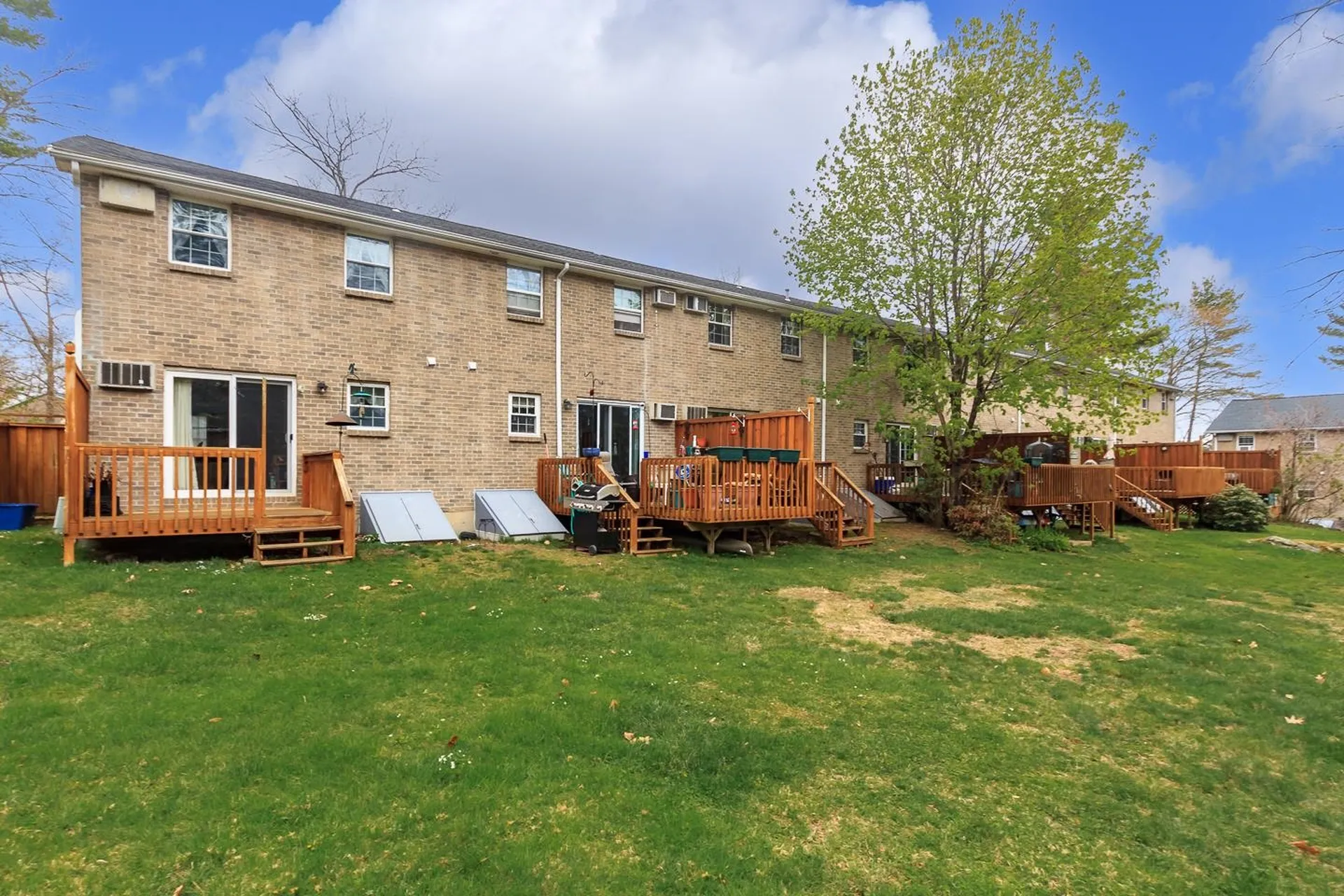 24 Fieldstone Drive Londonderry NH 03053