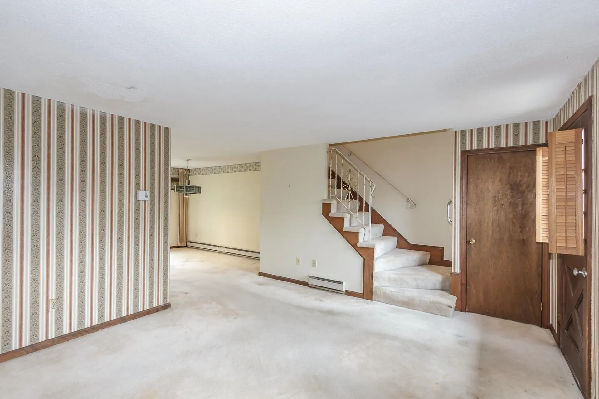 24 Fieldstone Drive Londonderry NH 03053