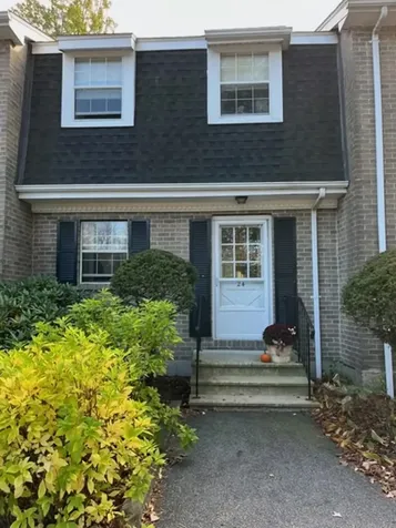 24 Fieldstone Drive Londonderry NH 03053