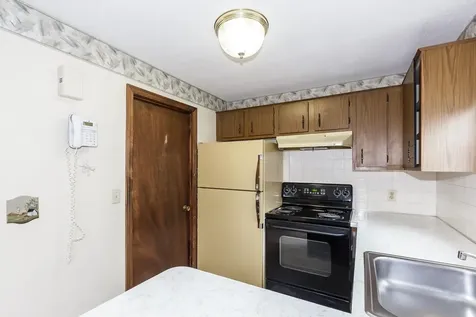 24 Fieldstone Drive Londonderry NH 03053