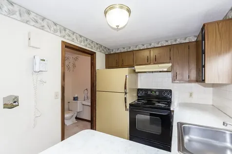 24 Fieldstone Drive Londonderry NH 03053