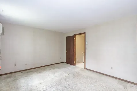24 Fieldstone Drive Londonderry NH 03053
