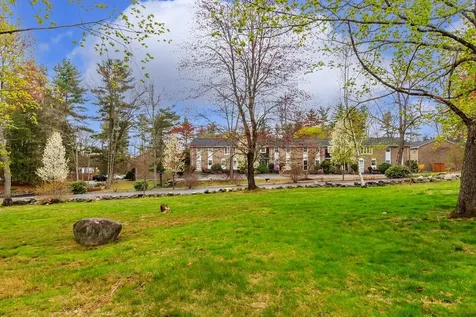 24 Fieldstone Drive Londonderry NH 03053