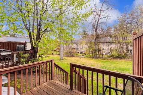 24 Fieldstone Drive Londonderry NH 03053