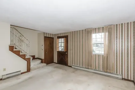 24 Fieldstone Drive Londonderry NH 03053