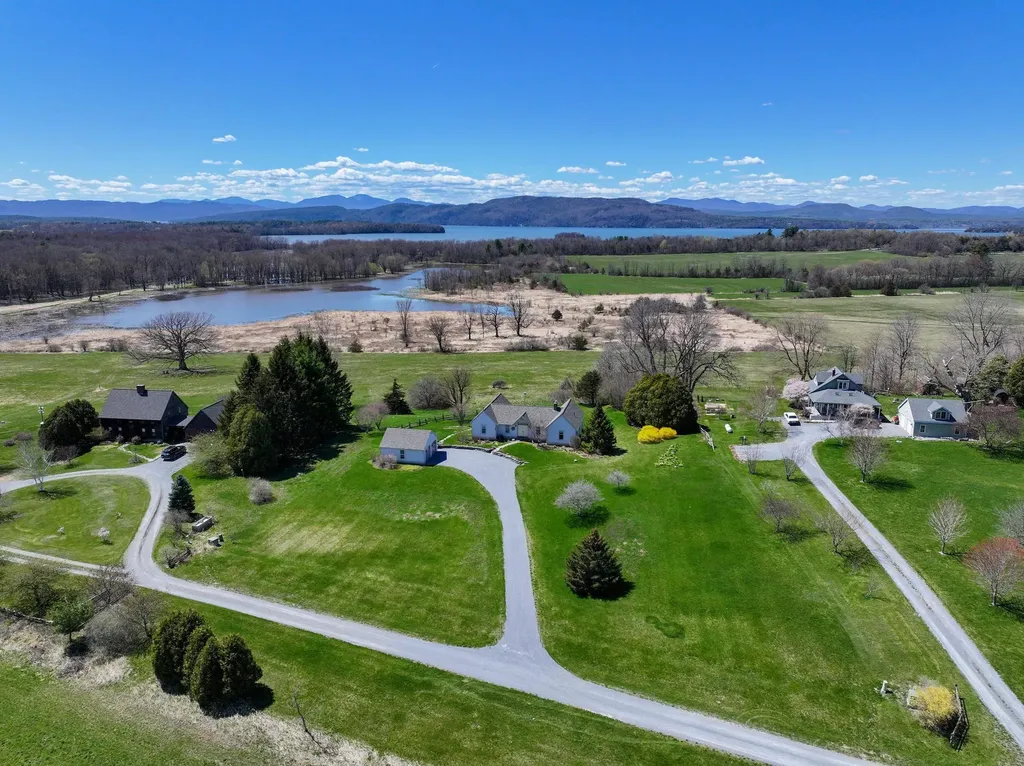 236 Gilson Lane Ferrisburgh VT 05473