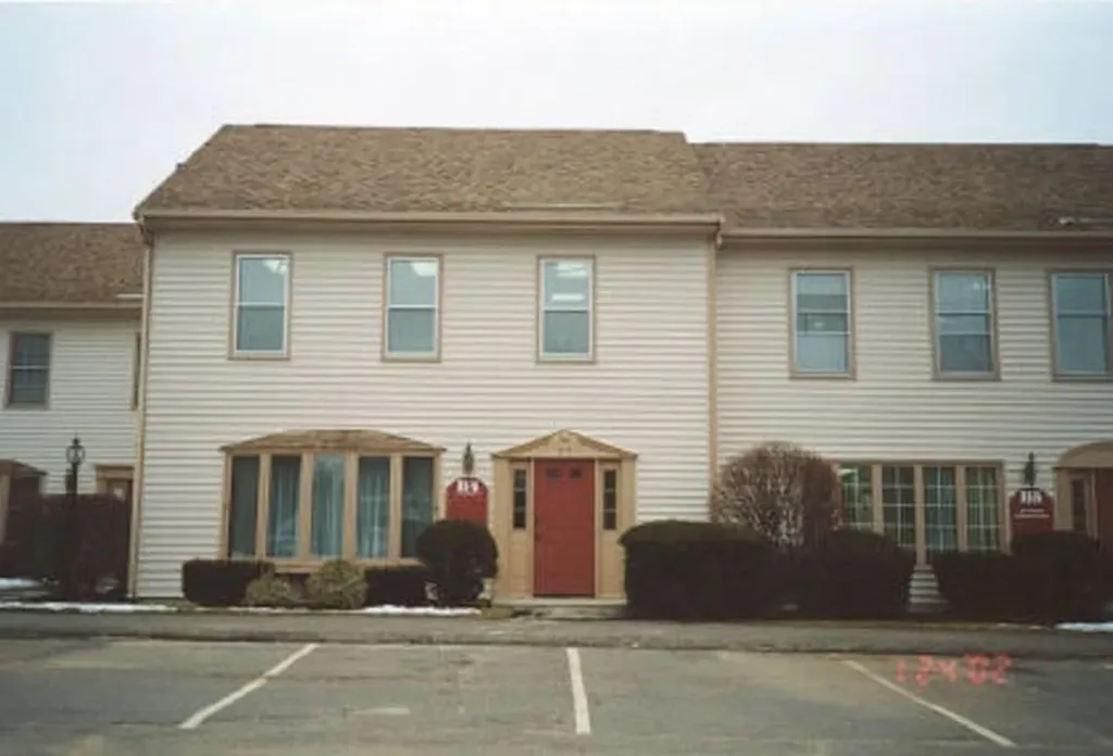 12 Parmenter Road Londonderry NH 03053