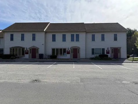 12 Parmenter Road Londonderry NH 03053