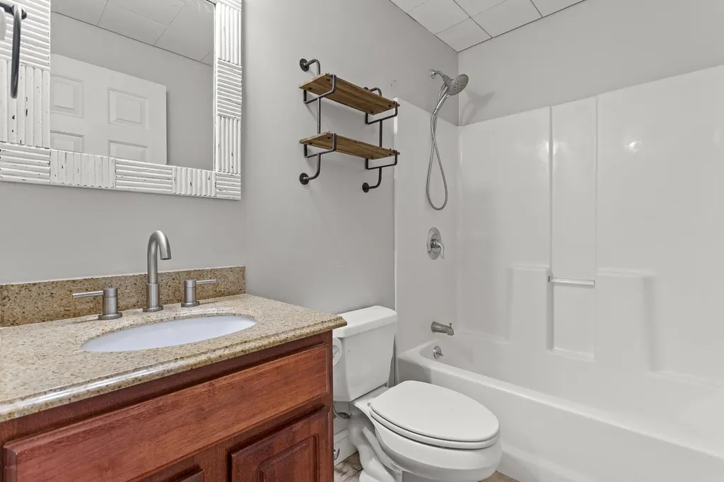 4 Deer Street Tilton NH 03276