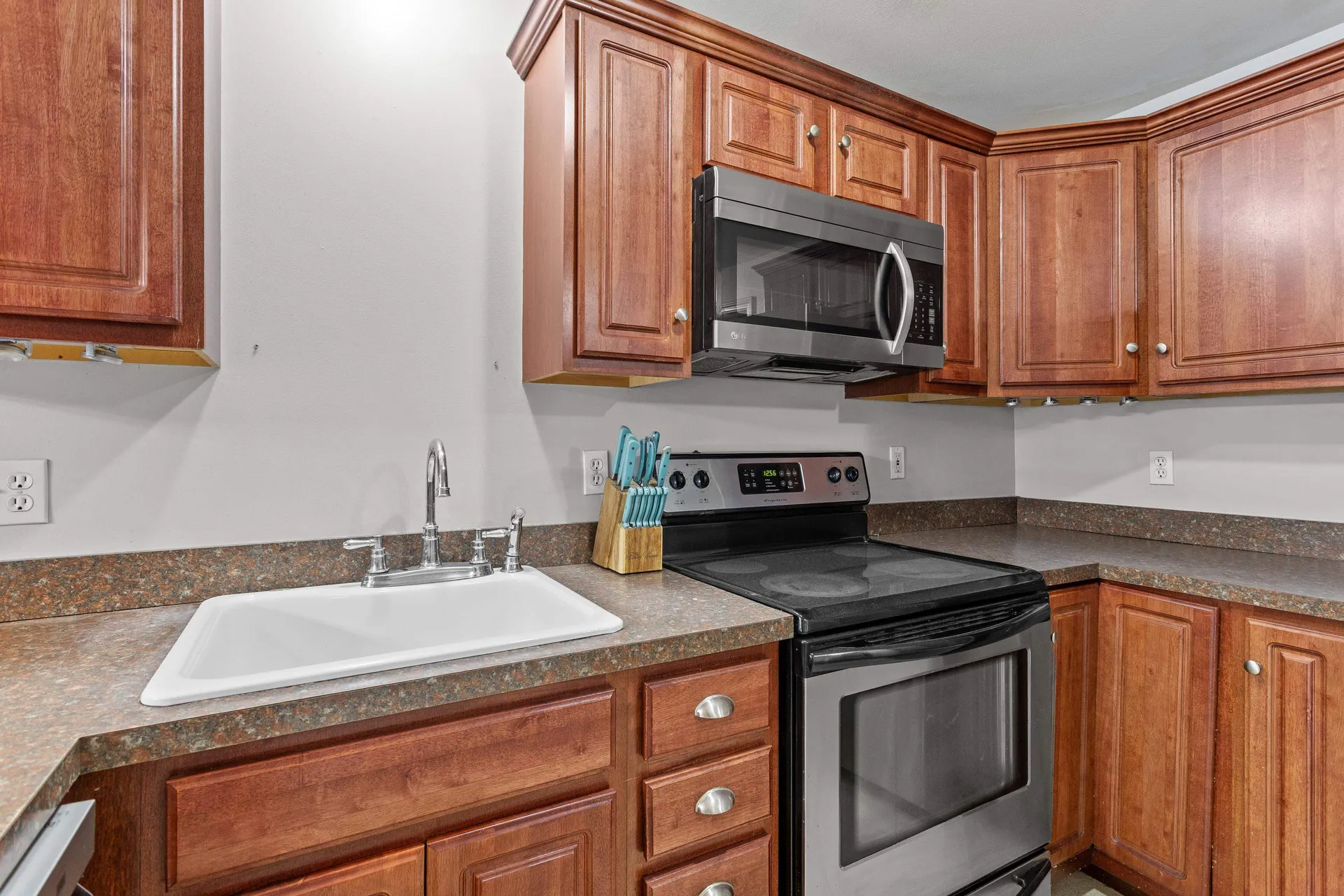 4 Deer Street Tilton NH 03276