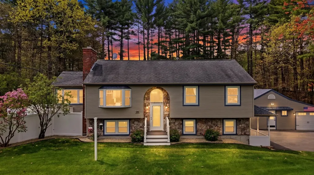 26 Mayflower Drive Litchfield NH 03052