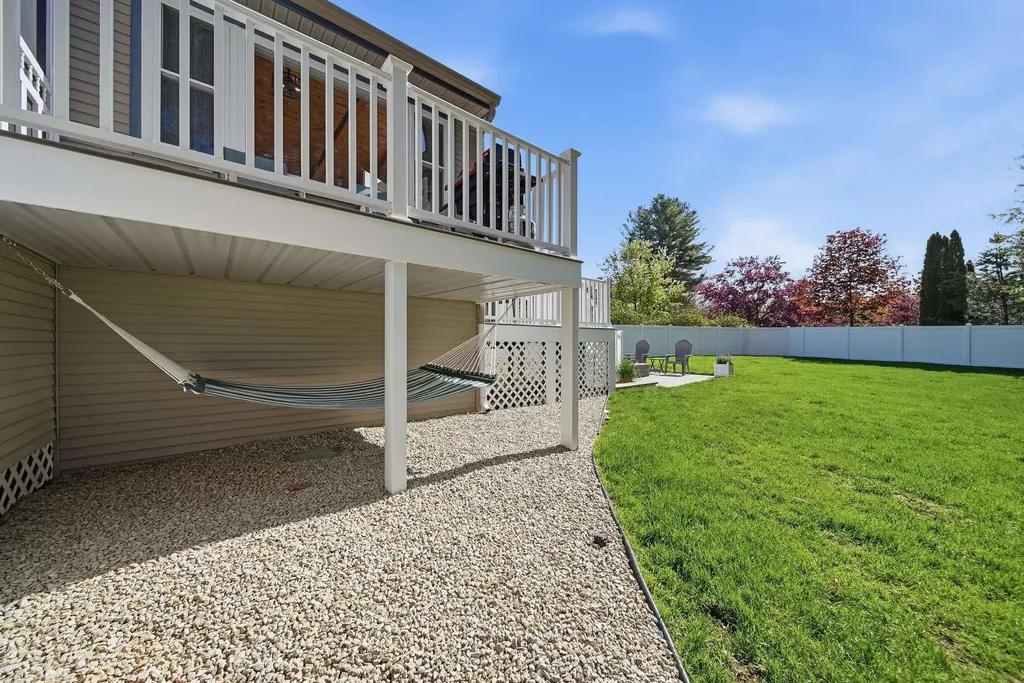 26 Mayflower Drive Litchfield NH 03052