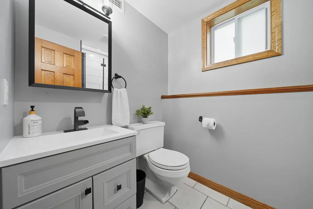 26 Mayflower Drive Litchfield NH 03052