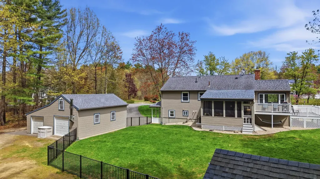 26 Mayflower Drive Litchfield NH 03052