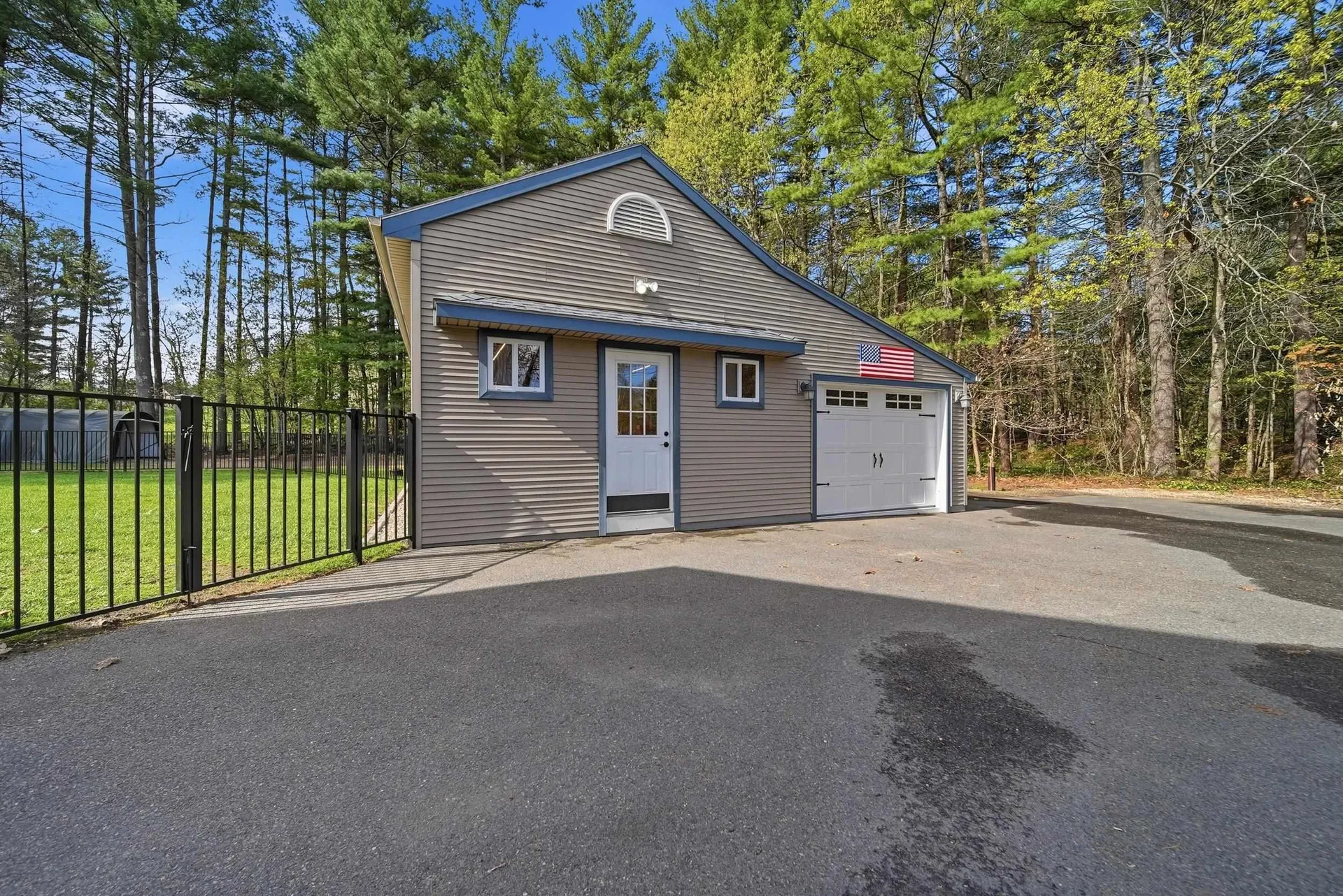 26 Mayflower Drive Litchfield NH 03052