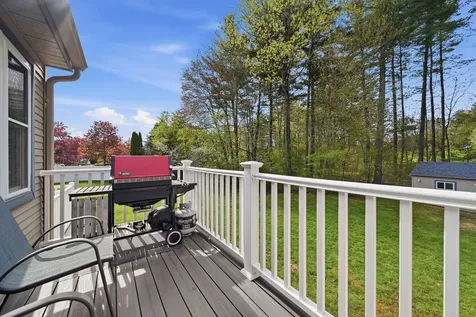 26 Mayflower Drive Litchfield NH 03052