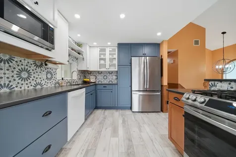 26 Mayflower Drive Litchfield NH 03052