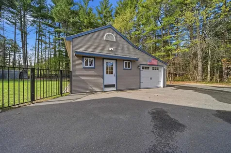 26 Mayflower Drive Litchfield NH 03052