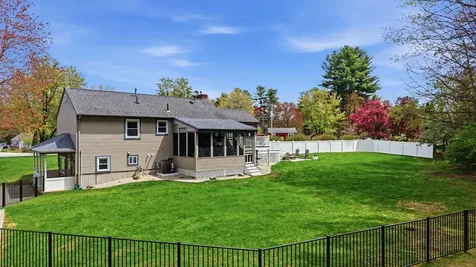 26 Mayflower Drive Litchfield NH 03052