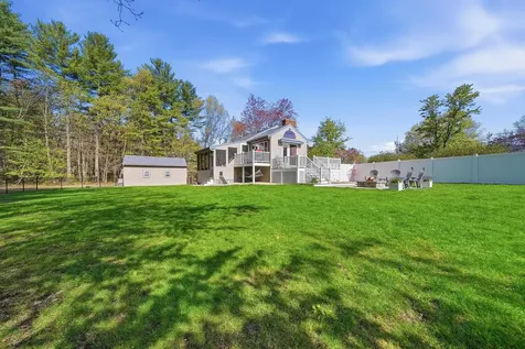 26 Mayflower Drive Litchfield NH 03052