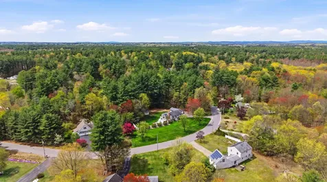 26 Mayflower Drive Litchfield NH 03052