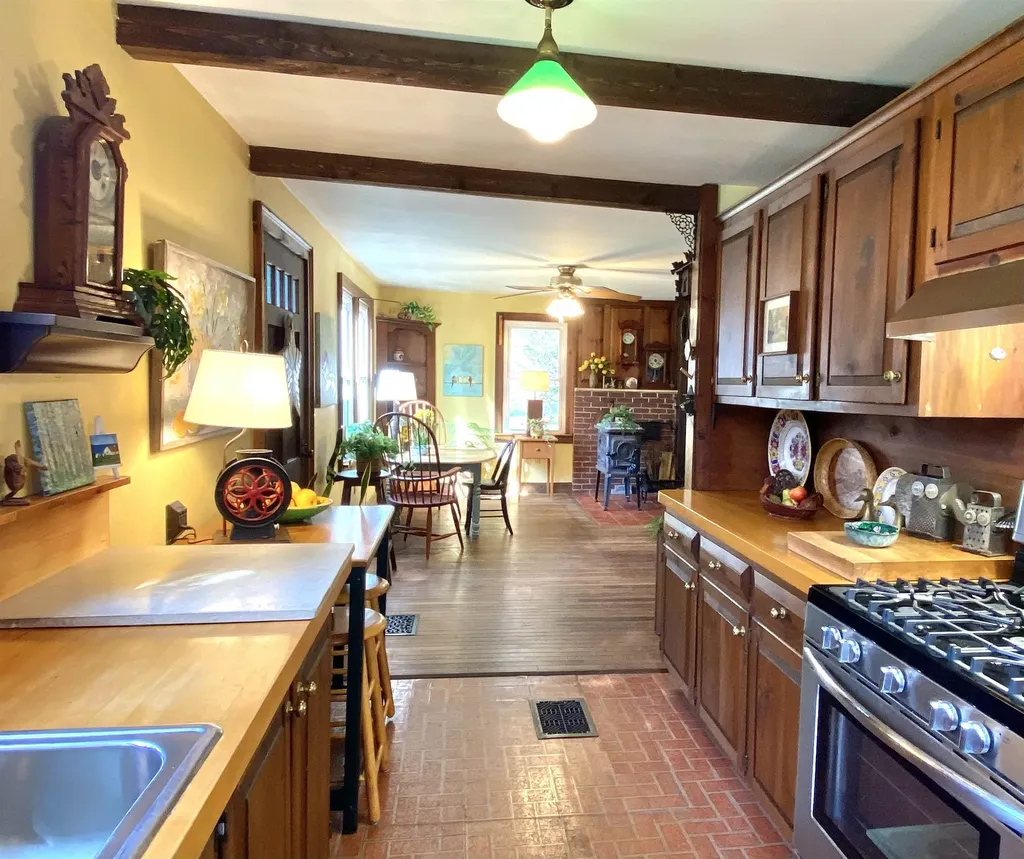 364 Bonnyvale Road Brattleboro VT 05301
