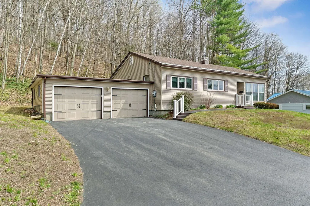 39 Maplewood Avenue Barre City VT 05641