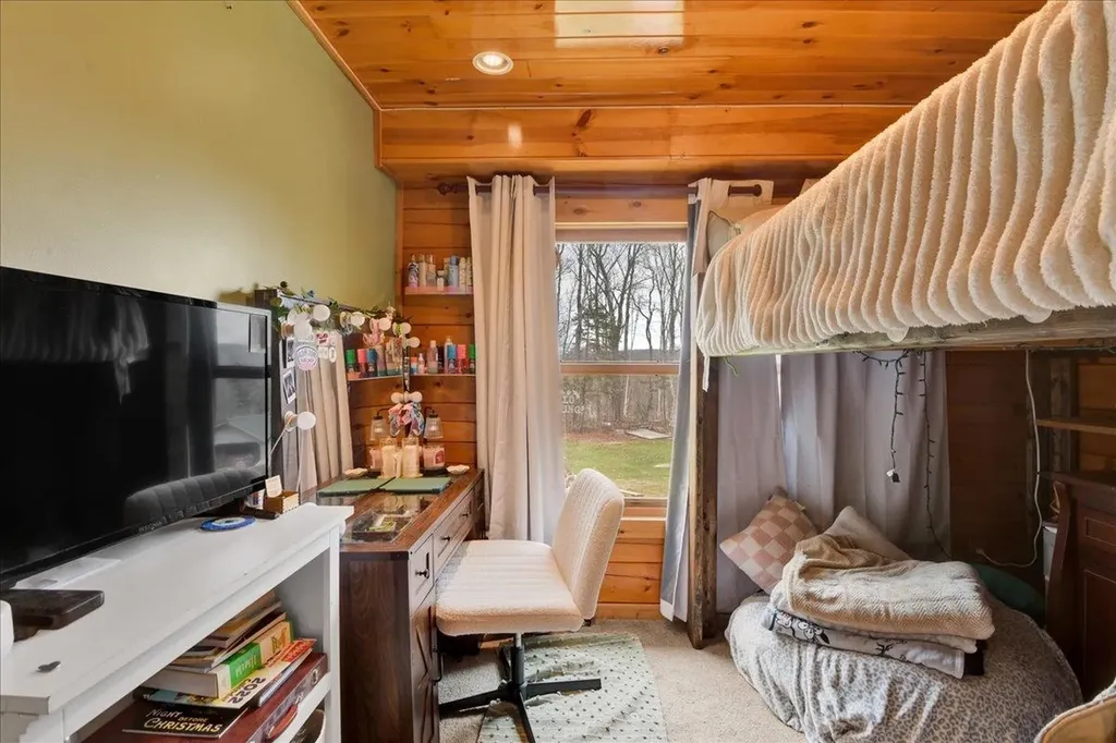 487 Rue Madeline Readsboro VT 05350