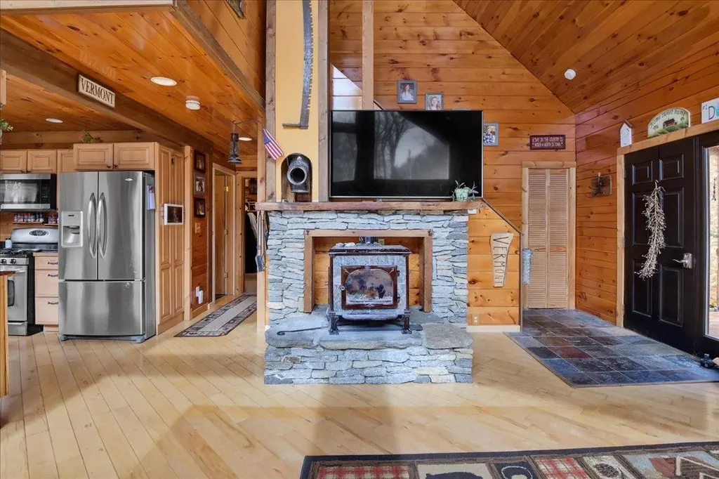 487 Rue Madeline Readsboro VT 05350