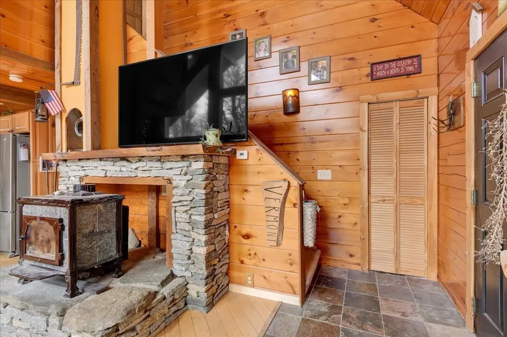 487 Rue Madeline Readsboro VT 05350