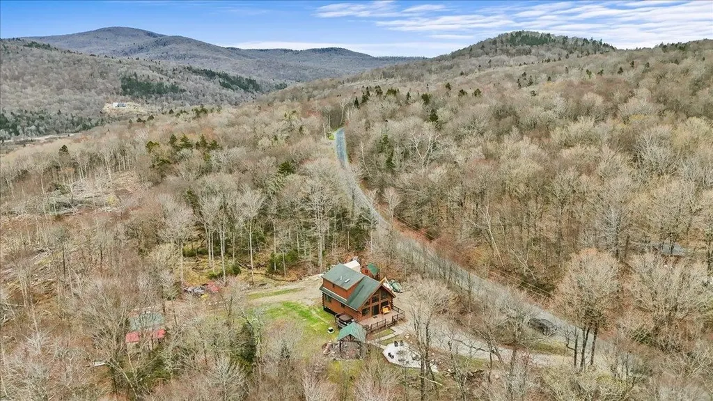 487 Rue Madeline Readsboro VT 05350