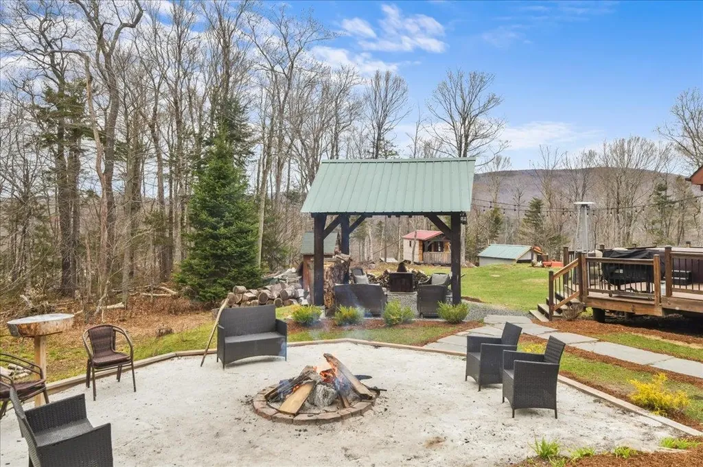487 Rue Madeline Readsboro VT 05350