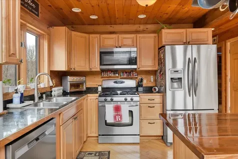 487 Rue Madeline Readsboro VT 05350