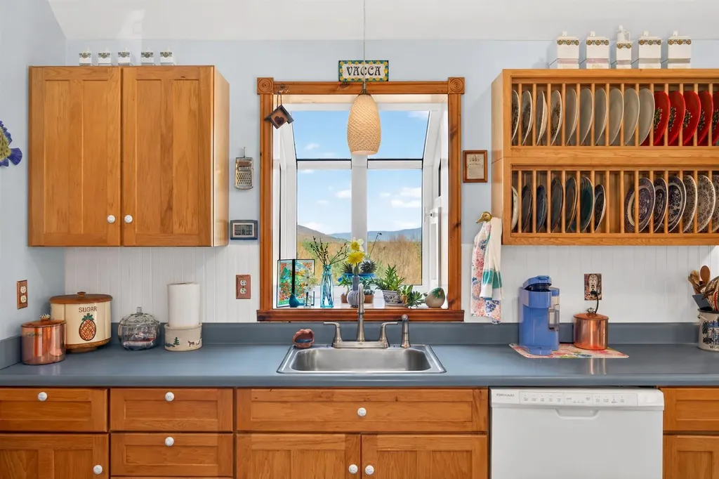 142 Schenkar Road Pownal VT 05261