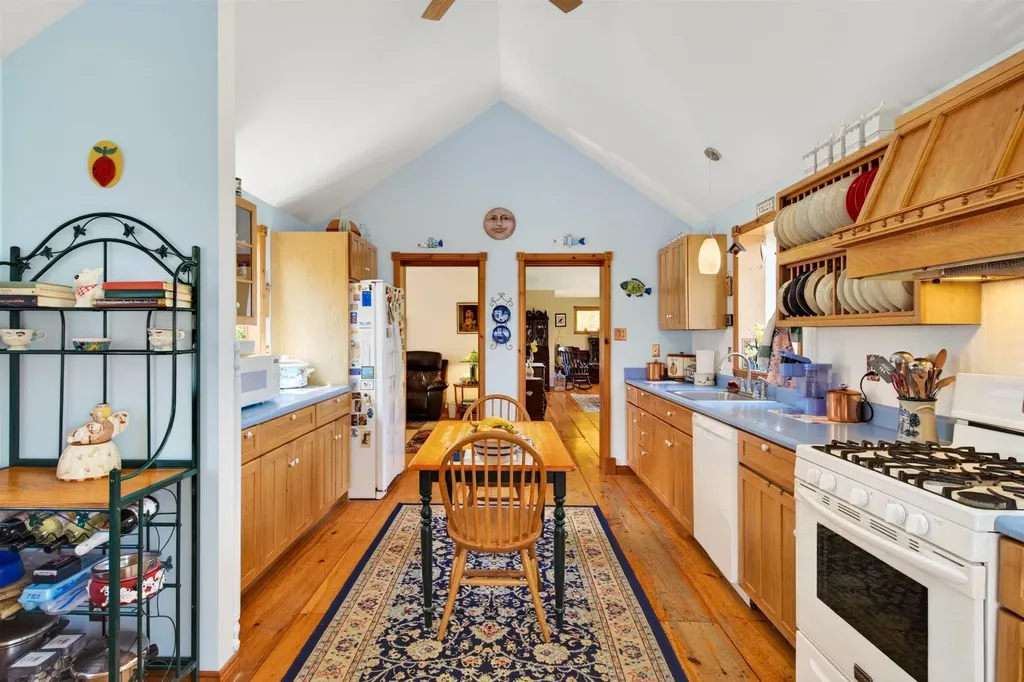 142 Schenkar Road Pownal VT 05261