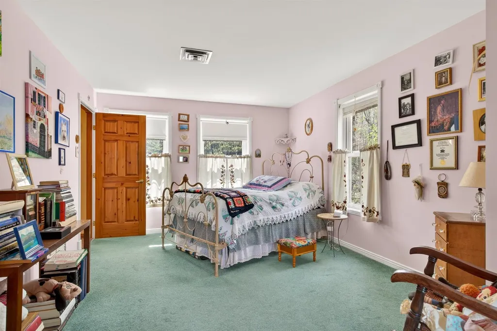142 Schenkar Road Pownal VT 05261