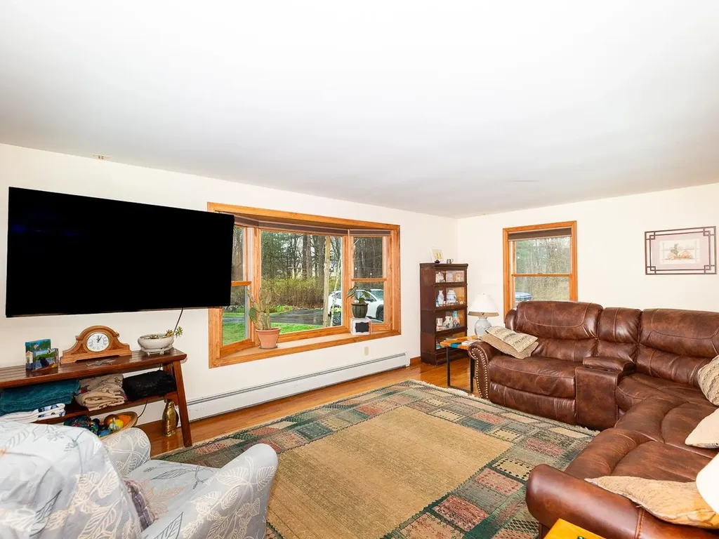 8 Laurel Lane Stratham NH 03885