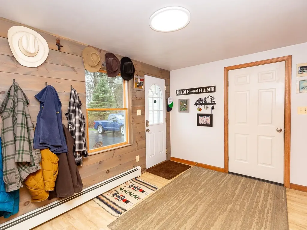 8 Laurel Lane Stratham NH 03885