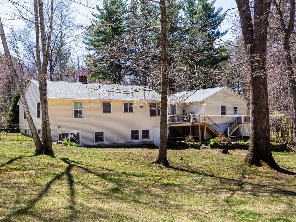 8 Laurel Lane Stratham NH 03885
