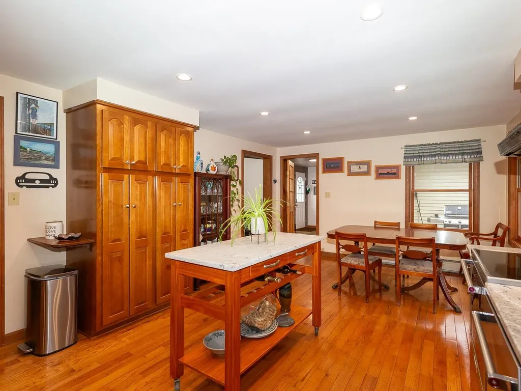 8 Laurel Lane Stratham NH 03885