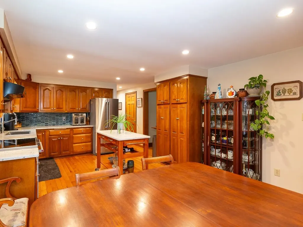 8 Laurel Lane Stratham NH 03885