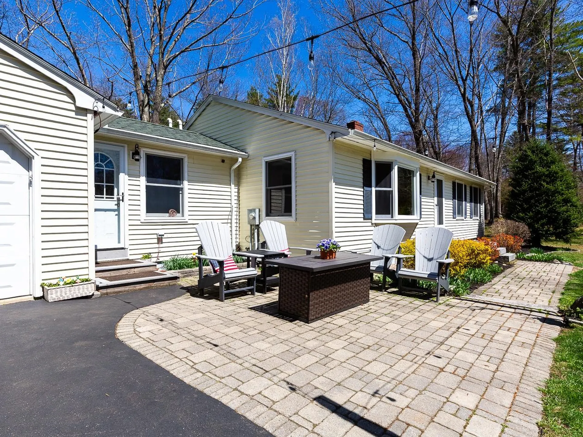 8 Laurel Lane Stratham NH 03885