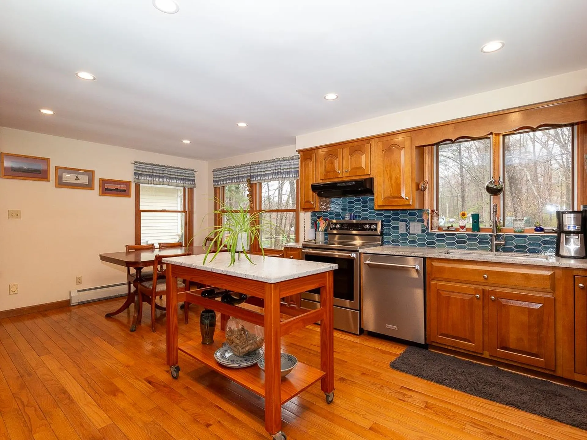 8 Laurel Lane Stratham NH 03885