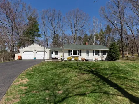 8 Laurel Lane Stratham NH 03885