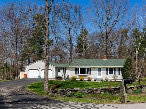 8 Laurel Lane Stratham NH 03885